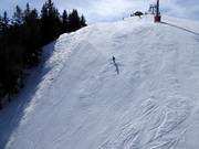 Moeilijke wereldbeker-reuzenslalom-piste op de Chuenisbärgli