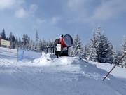 Sneeuwkanon in het Szczyrk Mountain Resort