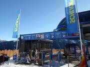 Gedetailleerde informatie bij het instappunt van de gondelbaan