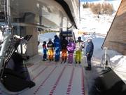 Het vriendelijke personeel is altijd aanwezig bij de liften.