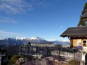 Op de zonneterrassen kun je de skidag gezellig afsluiten.