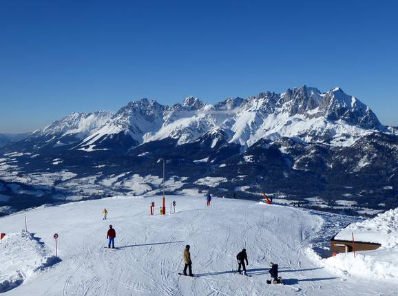 Prachtig uitzicht vanaf het skigebied St. Johann in Tirol op de Wilde Kaiser Prachtig uitzicht vanaf het skigebied St. Johann in Tirol op de Wilde Kaiser