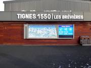 Pistekaart met digitale informatie bij het dalstation