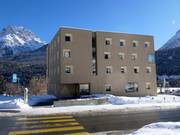 Jeugdherberg Scuol bij het dalstation