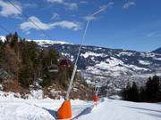 Krachtige besneeuwing van de dalafdaling