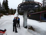 Hulp bij het instappen bij de sleeplift