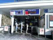 Informatieborden bij de ingang