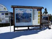 Pistekaart met actuele bedrijfsinformatie bij het bergstation Piffing