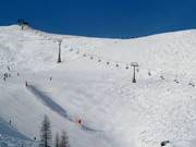 Moeilijke pistes in het bovenste gedeelte onder de stoeltjeslift