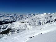 Uitzicht vanaf de Cassons over het skigebied Laax