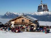 Typische hut in het skigebied Grand Massif