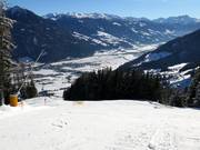 Langste besneeuwde dalafdaling in het Zillertal naar Fügen