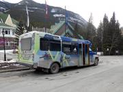 Shuttlebussen van Banff naar het skigebied Mt. Norquay