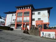 Het Schweizerhof bij het dalstation van de Hahnenkammbahn