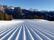 Brede en uitstekend geprepareerde piste in het skigebied Civetta