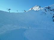 Verse sneeuwsporen bij de Glattjochbahn