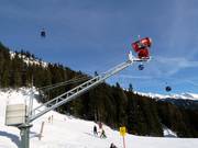 Sneeuwkanonnen bij de afdaling naar Nasserein