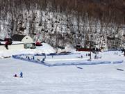 GoSnow Kinderland bij het dalstation van de Hirafu Gondola