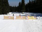 Zeer goede waarschuwing bij de oefenpiste