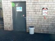 Vuilnisbak bij het dalstation