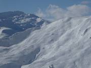 Uitdagende afdaling en poedersneeuwhellingen bij de stoeltjeslift Parlets