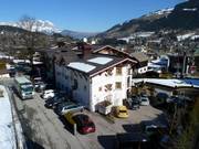 De Kaiserhof bij het dalstation van de Hahnenkammbahn