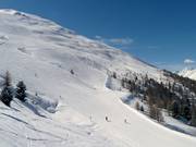 Diepe sneeuwhellingen op de Monte della Neve