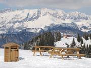 Ook bij de picknickplaatsen staan afvalbakken.