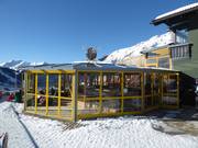 Après-Ski-Bar met panoramisch uitzicht in Das View - de Pop-Up bij het bergstation van de Egghof Sun Jet