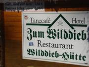 De Wilddiebhütte combineert een berghut en een hotel