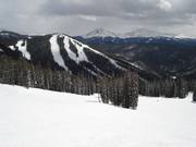Uitzicht op de afdalingen bij North Peak