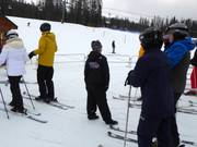 Bij drukte zorgt het personeel ervoor dat alle stoeltjes bezet zijn.