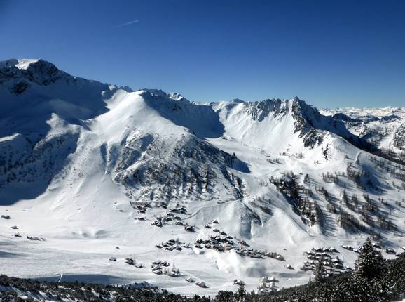 Uitzicht vanaf de Sareis in de richting van Malbun en Silberhorn 