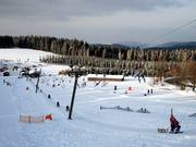 De rodelbaanlift is niet geschikt voor skiërs.