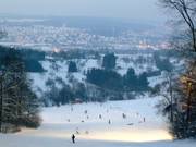 Ook 's nachts kun je hier nog skiën.