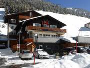 Hotel Turna bij de Sareis-stoeltjeslift