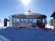 W1 Schirmbar bij het bergstation van de Wildkogelbahn (Neukirchen)