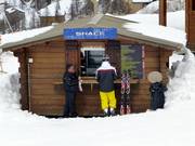 Sun Surf Snack biedt kleine snacks aan bij de sleeplift Chastillon