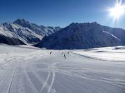 Lichte en brede piste op het Schafbergplateau