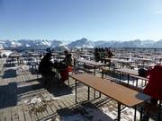 Prachtig uitzicht vanaf het terras van het Panoramarestaurant