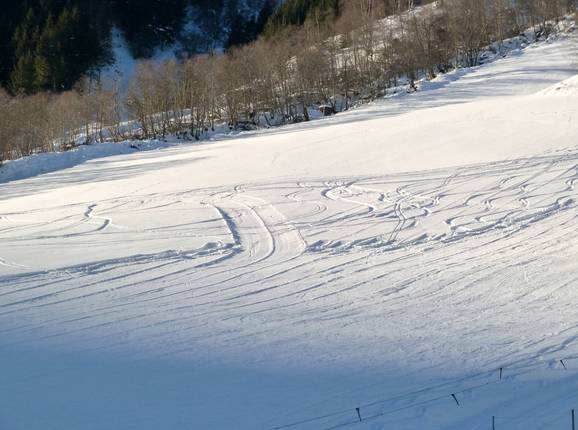 De piste bij de skilift