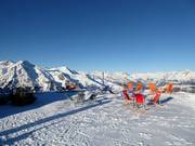 Ligstoelen bij de Altibar 007