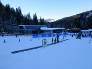 Zwisiband I (Zwisiland) - Transportband/Moving Carpet