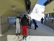 Vriendelijke woorden bij het instappen in de stoeltjeslift