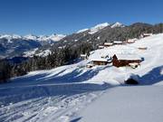 Start van de skiroute naar het dal